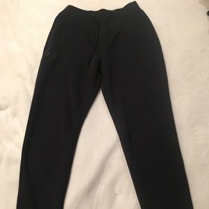 Under Armour Move Black Training Pants with pockets NWOT